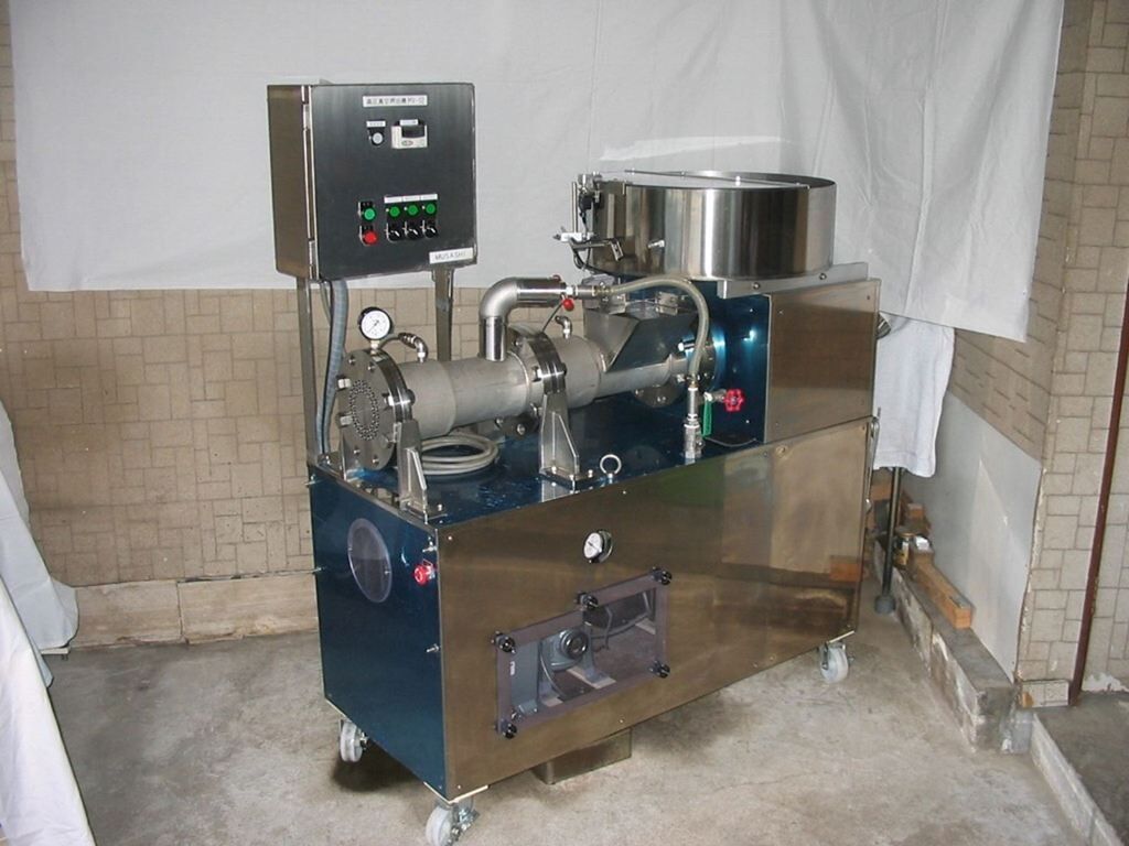 高圧押出機